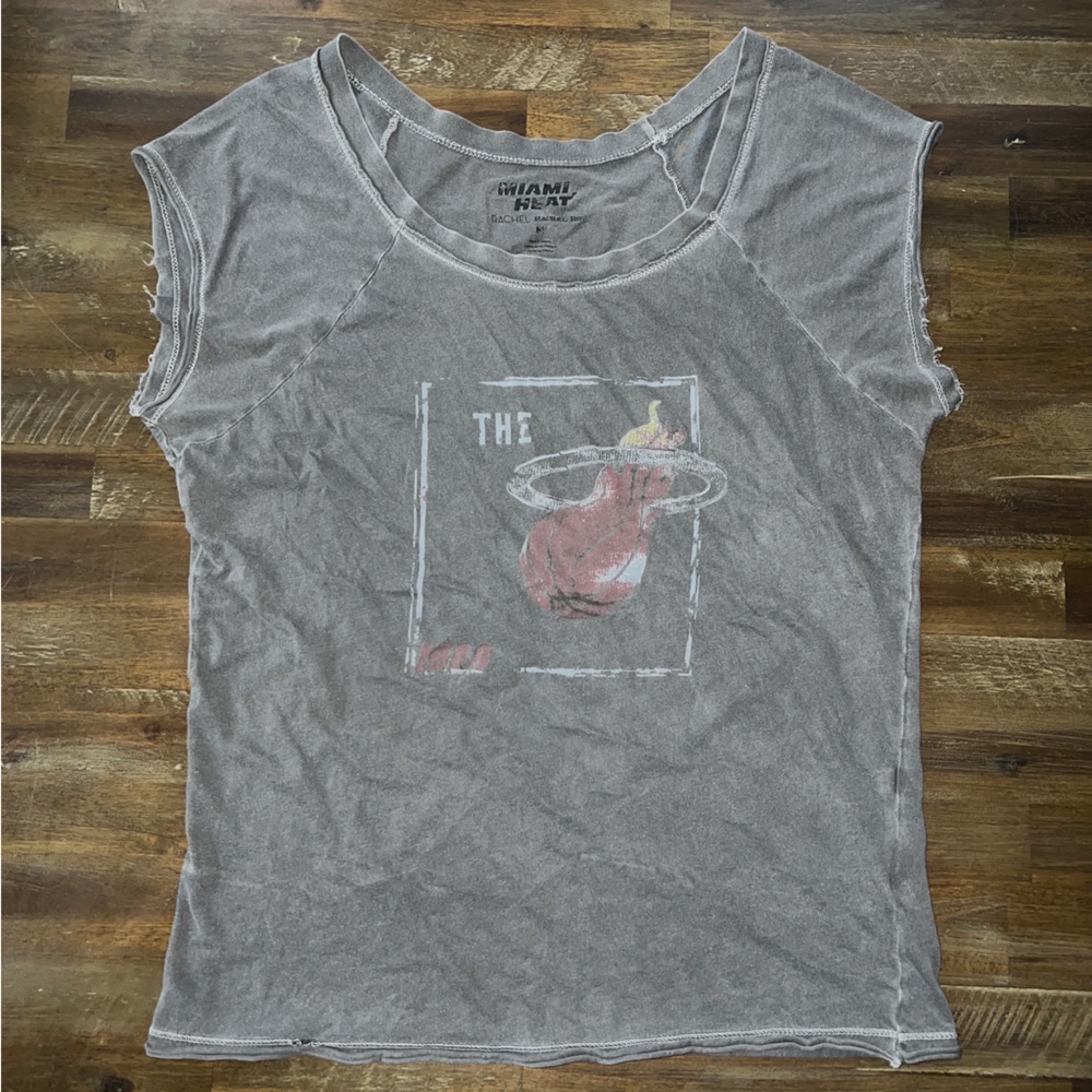 Rachel Roy womens vintage dark gray Miami Heat scoop neck t shirt WHITE HOT